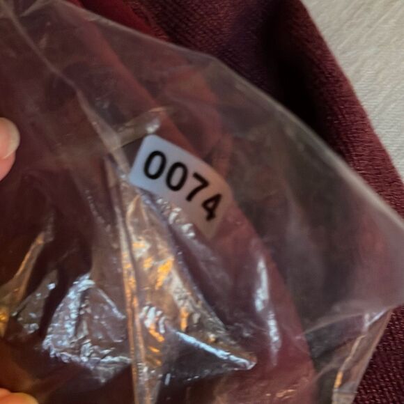 NWT DG2 Size Med oversized sweater tunic in dark berry - Picture 7 of 7